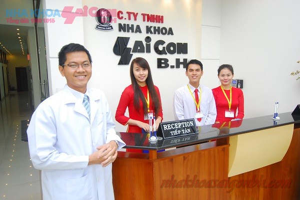 đội ngũ chuyên viên và bác sĩ tại nha khoa Sài Gòn BH