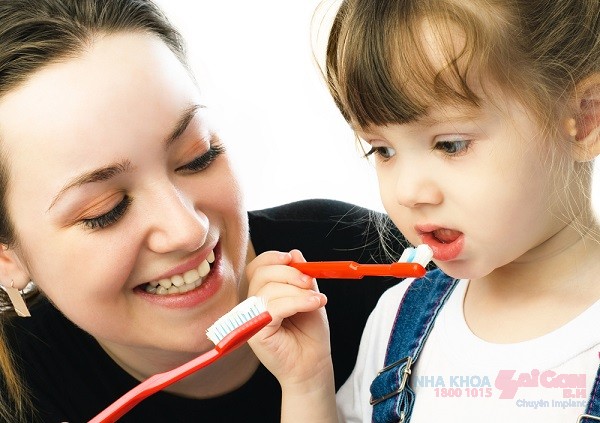 8 quan niệm sai lầm khi vệ sinh răng miệng cho trẻ