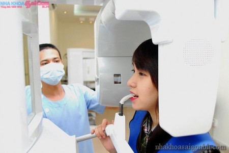Chụp X – Quang để kiểm tra cấu trúc răng miệng 