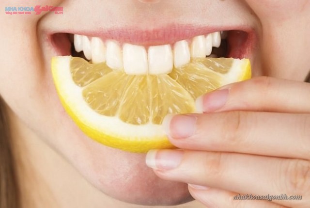 Sử dụng chanh để tẩy trắng răng có tác hại gì?